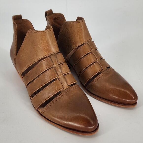 Frye and Co. Tob Leather Cutout Booties Women’s 7.5M NWOT - Picture 1 of 13